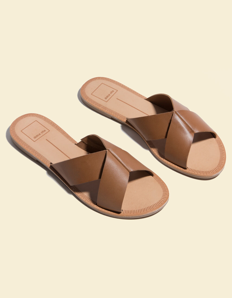 DOLCE VITA Chaia Caramel Womens Sandals image number 0