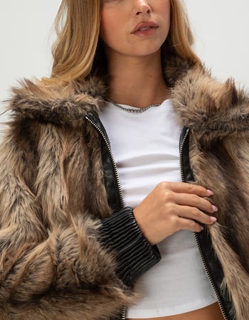 WEST OF MELROSE Womens Faux Fur Coat Alternative Image