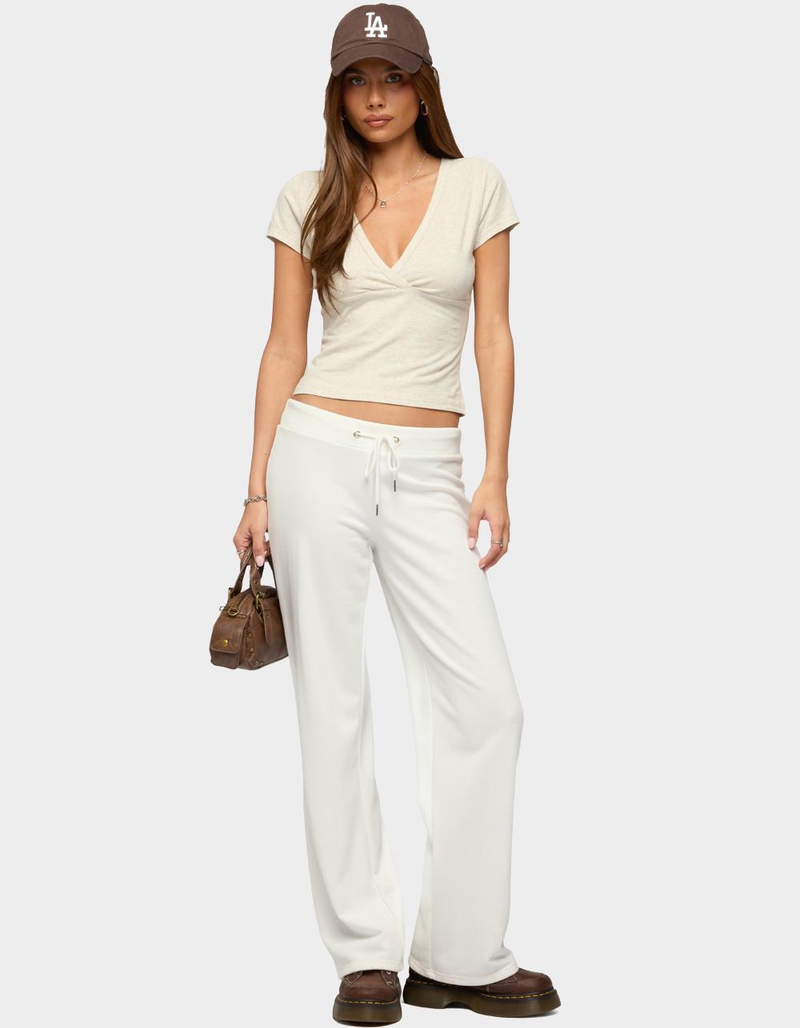 EDIKTED Merinda V-Neck Tee image number 4