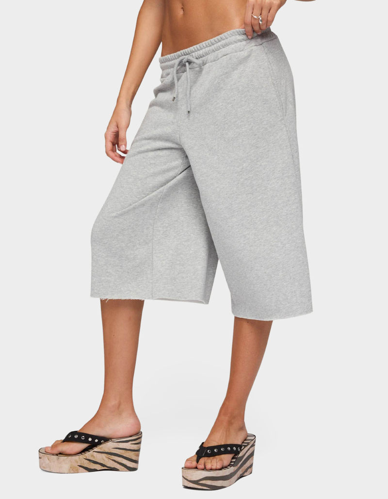 EDIKTED Amika Oversized Bermuda Shorts image number 1