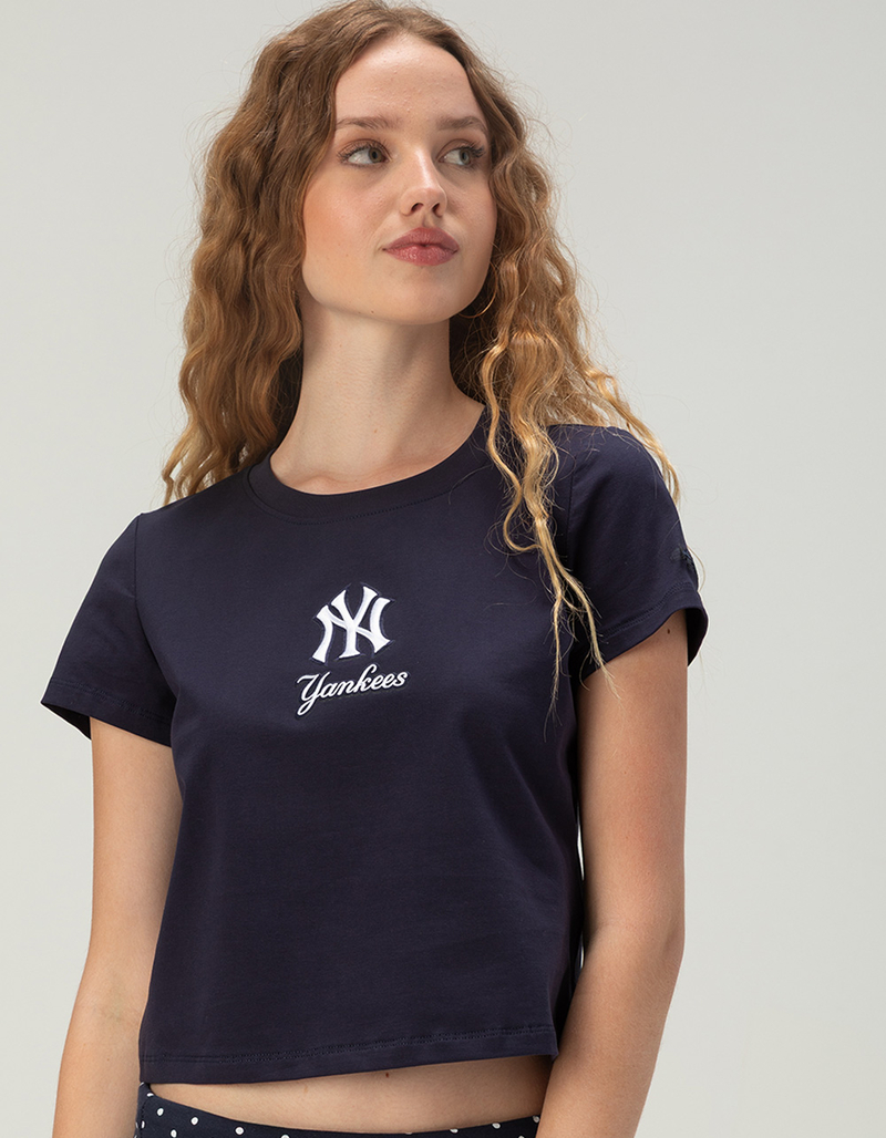 PRO STANDARD New York Yankees Womens Tee image number 0