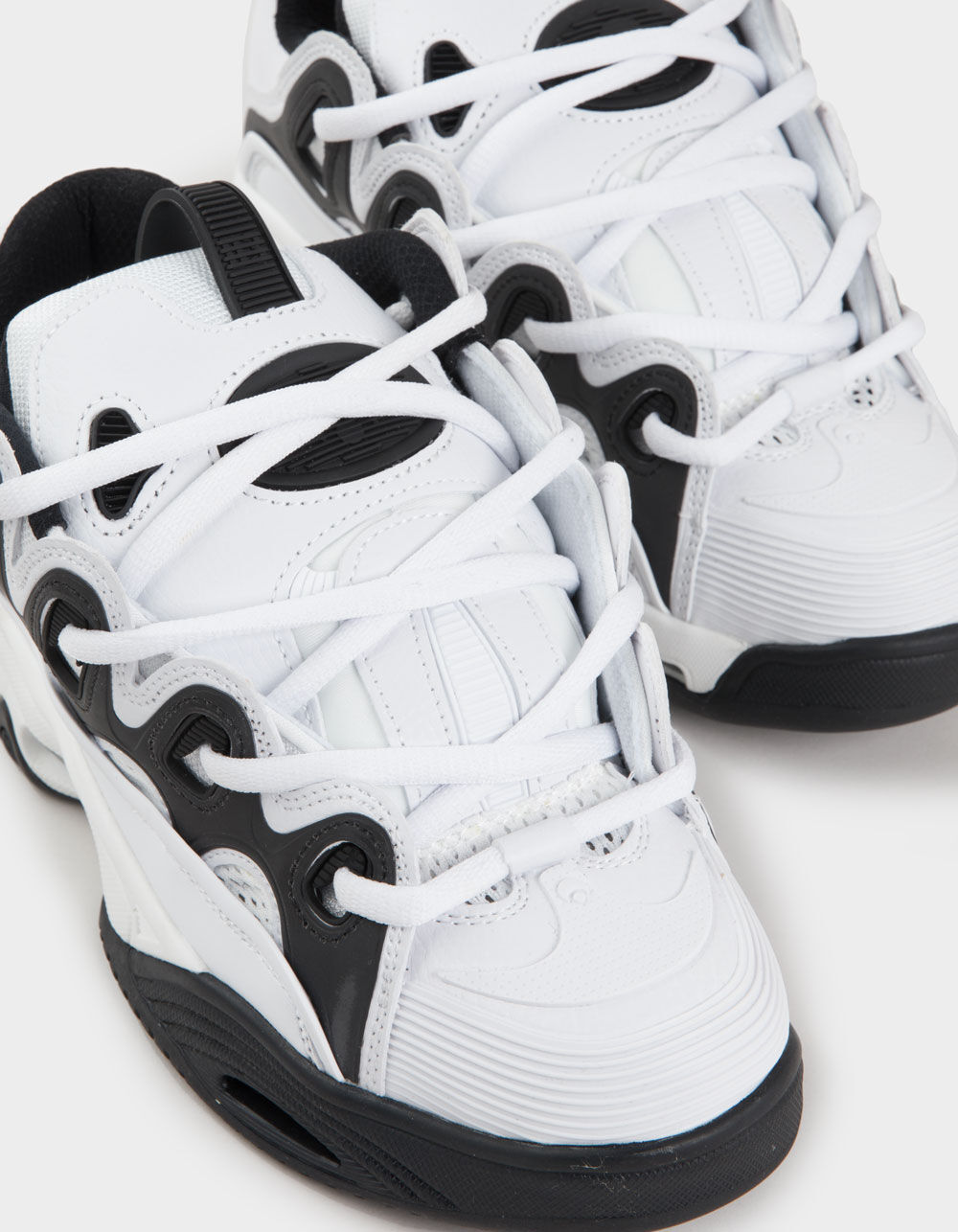 OSIRIS D3 2001 Skate Shoes - WHT/BLK - M3/W4.5 | Tillys