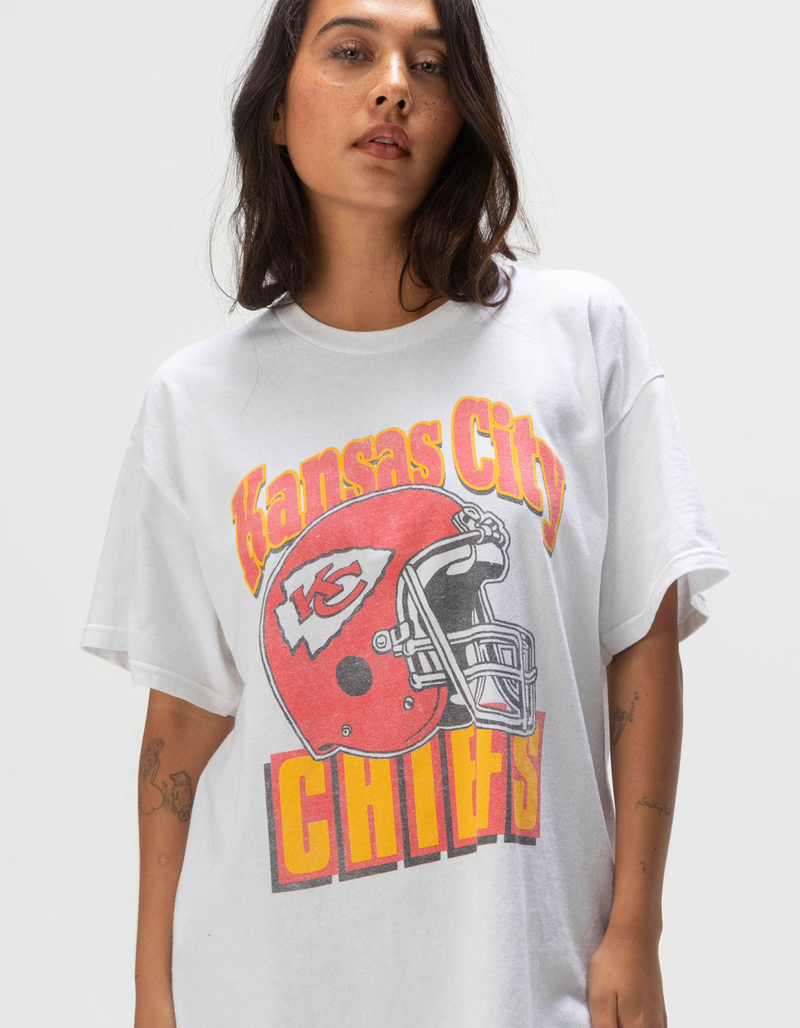JUNK FOOD Kansas City Chiefs Throwback Womens Oversized Tee image number 3