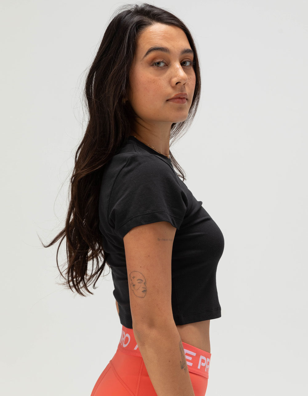 新作【NIKE】 Sportswear Chill Knit Womens Crop Tee Nike Sportswear Chill Knit Women's Slim Cropped T-Shirt