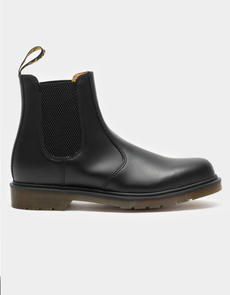 DR. MARTENS 2976 Smooth Leather Chelsea Mens Boots image number 1