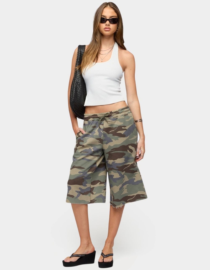 EDIKTED Camo Rush Oversized Bermuda Shorts image number 4