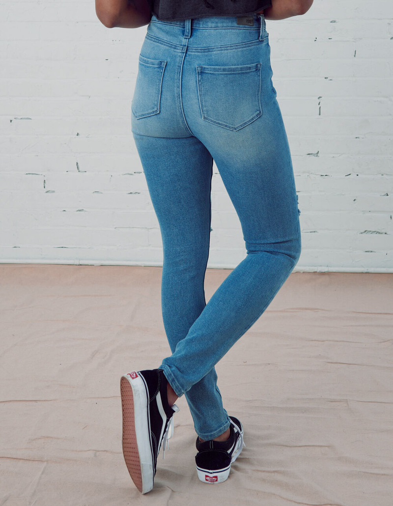 RSQ Curvy Womens Light Wash High Rise Skinny Jeans image number 5