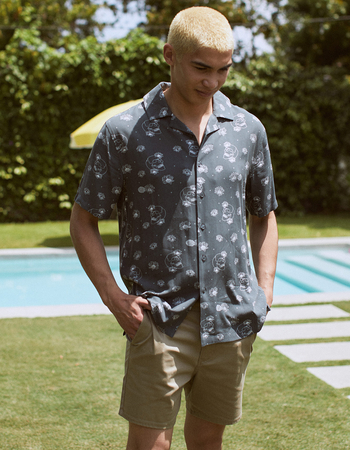 RSQ Mens Shorter 6" Chino Shorts Primary Image