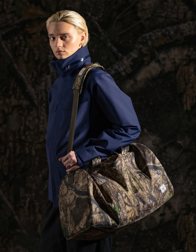 HERSCHEL SUPPLY CO. Realtree&reg; Novel Duffle Bag image number 3