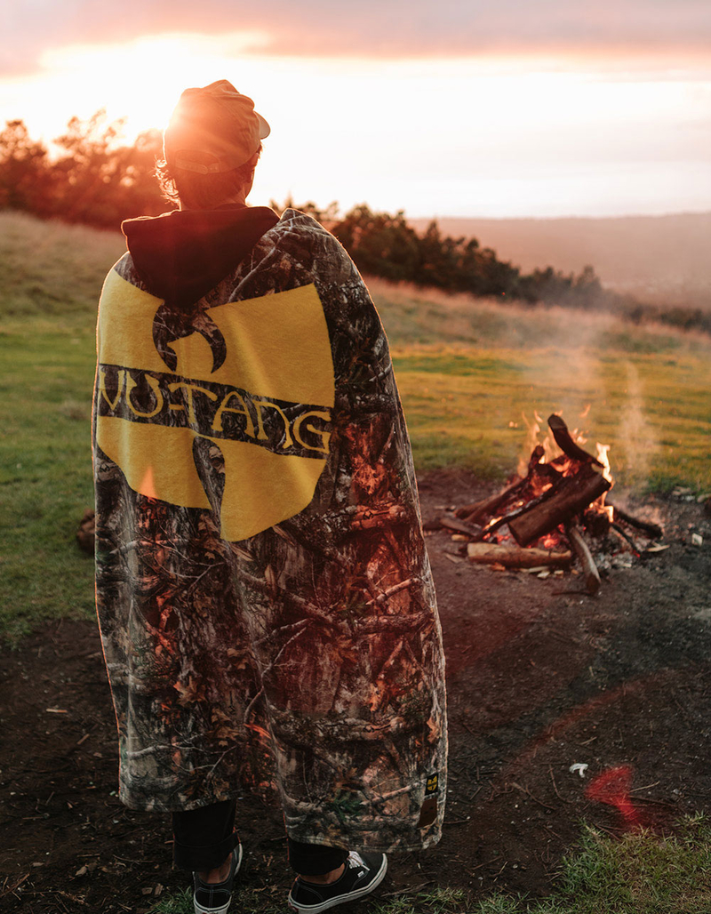 SLOWTIDE x Wu-Tang Clan Triumph Plush Fleece Blanket image number 1