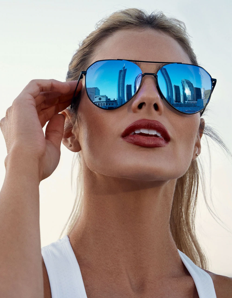 DIFF EYEWEAR Dash Polarized Sunglasses image number 4