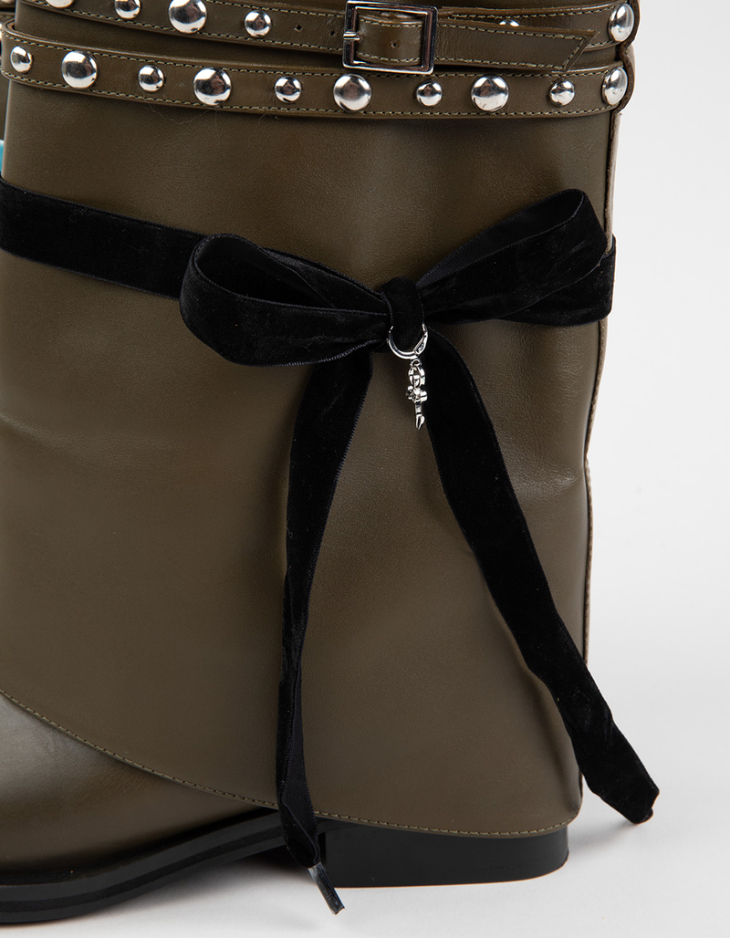 FULL TILT Grunge Shoelace Charms image number 4