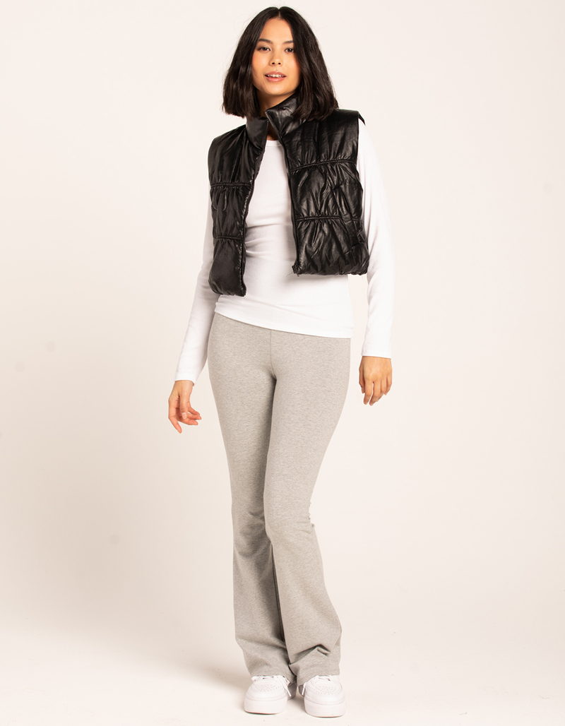 KNOW ONE CARES Womens Crop Puffer Vest image number 3