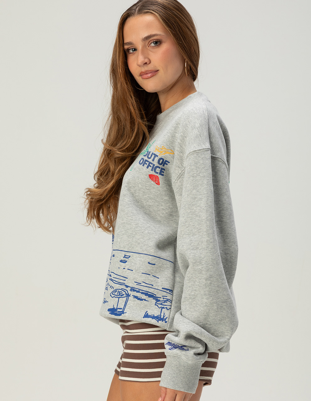 THE MAYFAIR GROUP Checked Out Womens Oversized Crewneck Sweatshirt - HEATHER GRAY