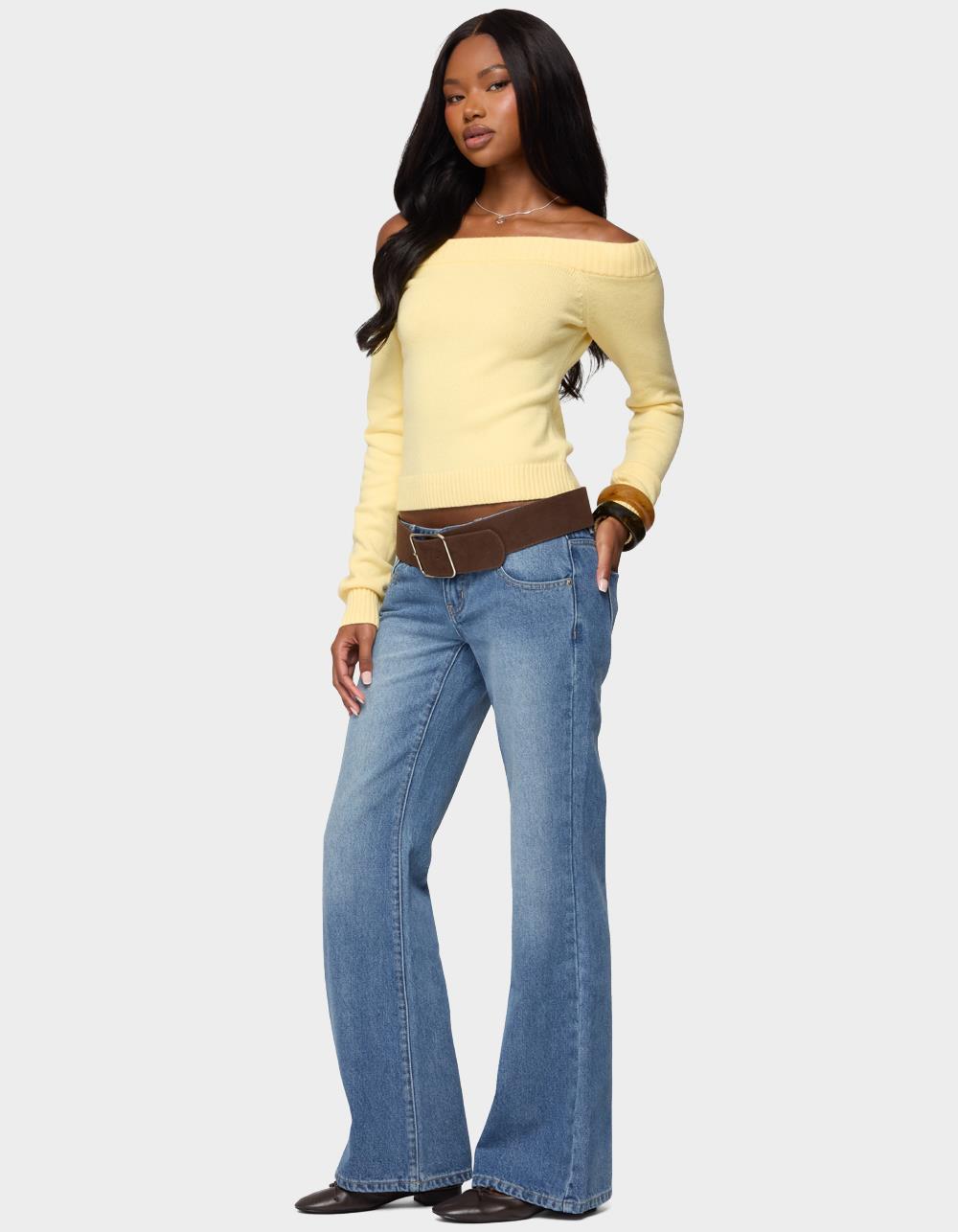 EDIKTED Kiarah Low Rise Flared Jeans - LIGHT BLUE
