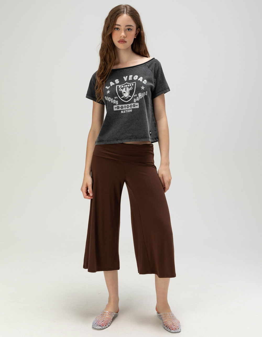 The WILD COLLECTIVE Las Vegas Raiders Womens Off Shoulder Tee - BLACK