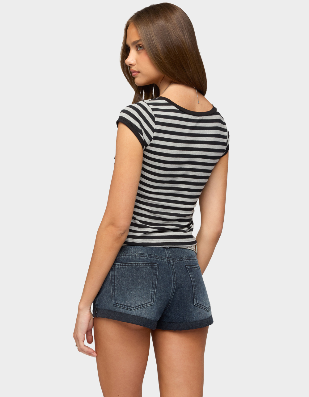 EDIKTED Laia Striped V-Neck Tee