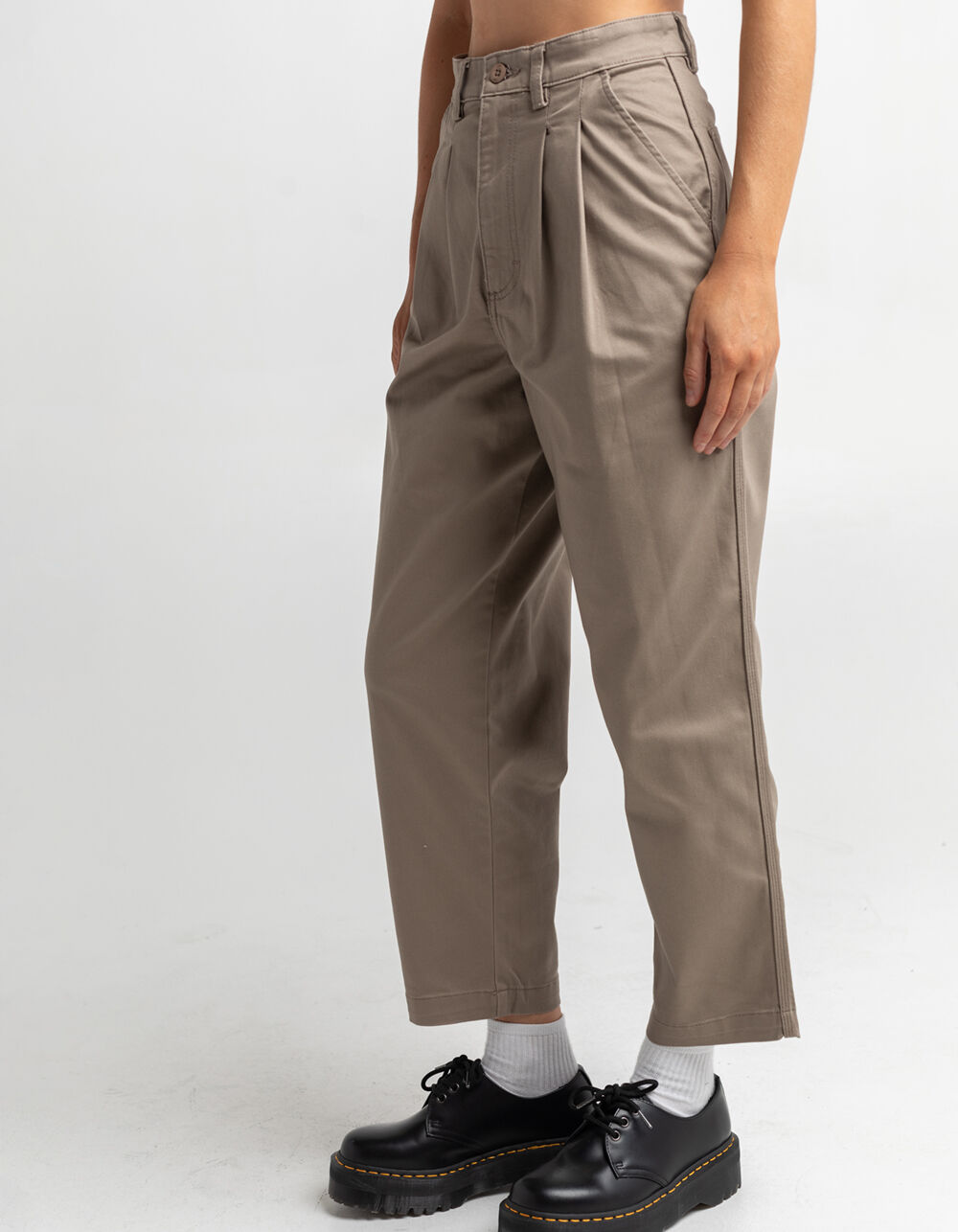 LEE Womens High Rise Chetopa Pleated Flooded Pants - TAN | Tillys