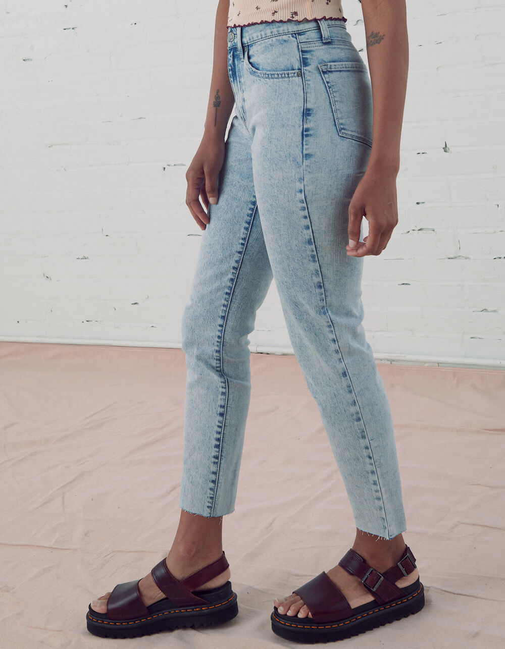 RSQ Vintage Womens Acid Wash Mom Jeans 