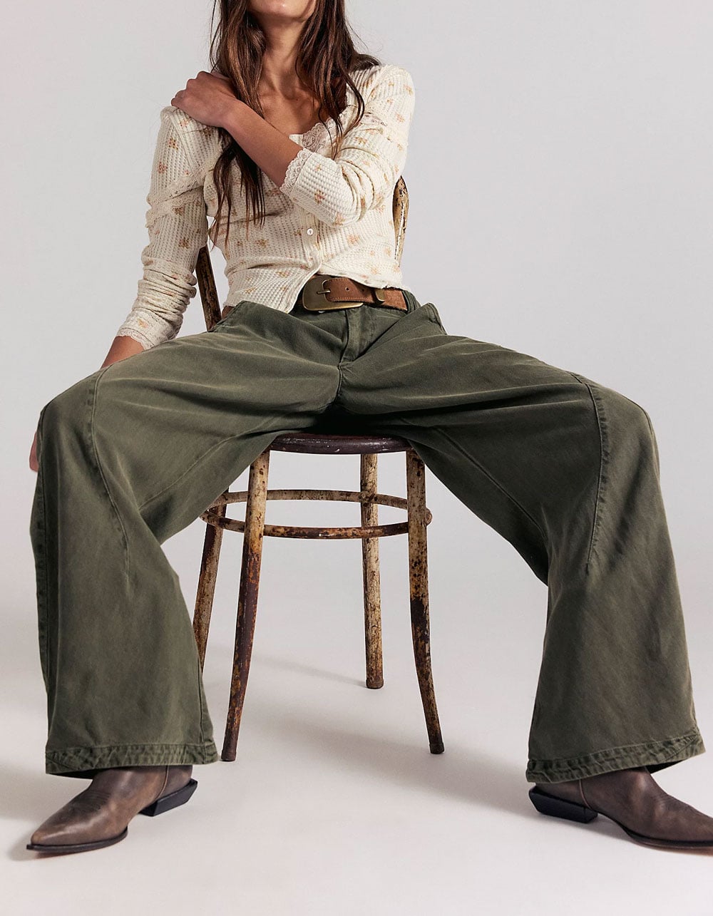 FREE PEOPLE Spotlight Womens Washed Barrel Chino Trousers - OLIVE
