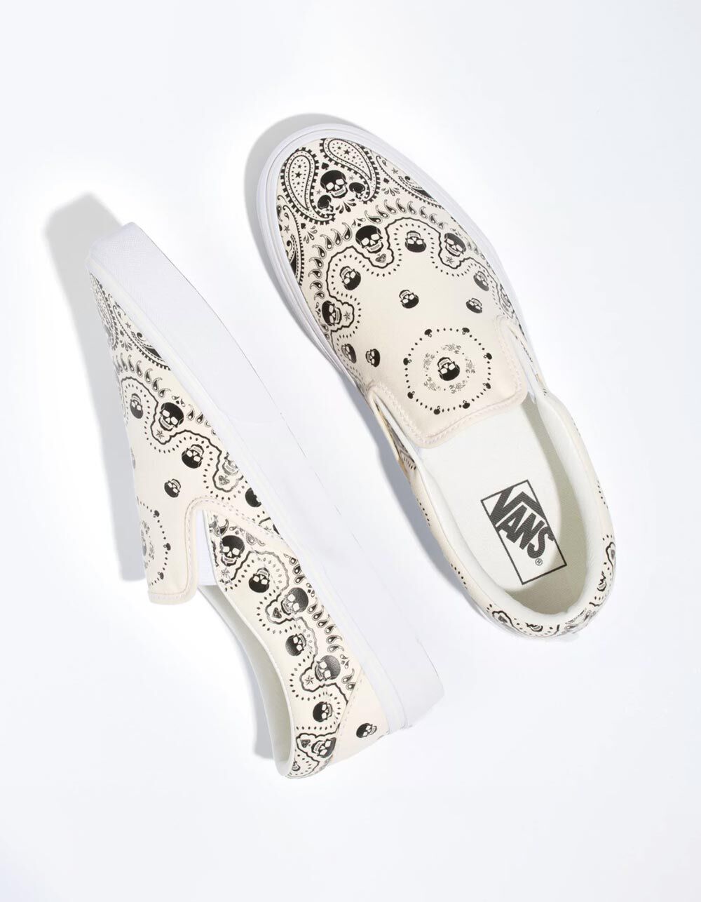 VANS Bandana Skull Classic Slip-On Shoes - OFF WHITE | Tillys