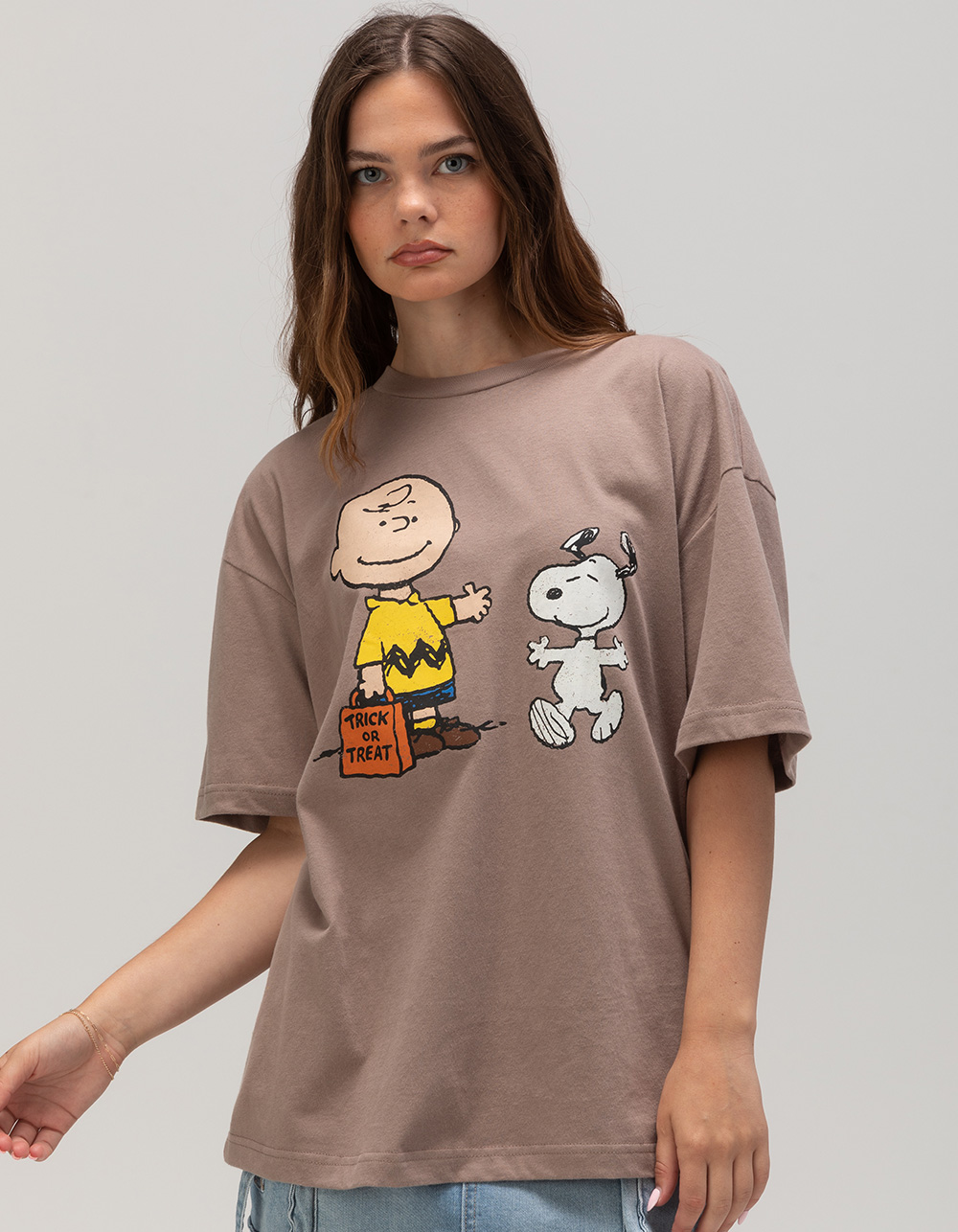 RSQ x Peanuts Trick Or Treat Mens Oversized Tee - TAUPE