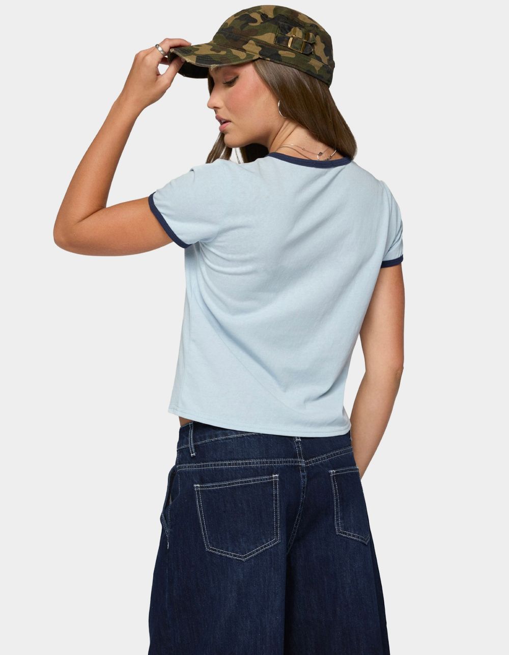 EDIKTED England Babe Graphic Tee - BLUE