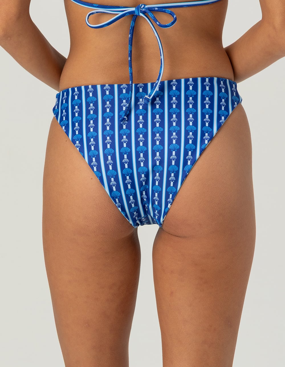 MALIBU SKYYE Coastal Soul Reversible V Bikini Bottoms - BLUE COMBO