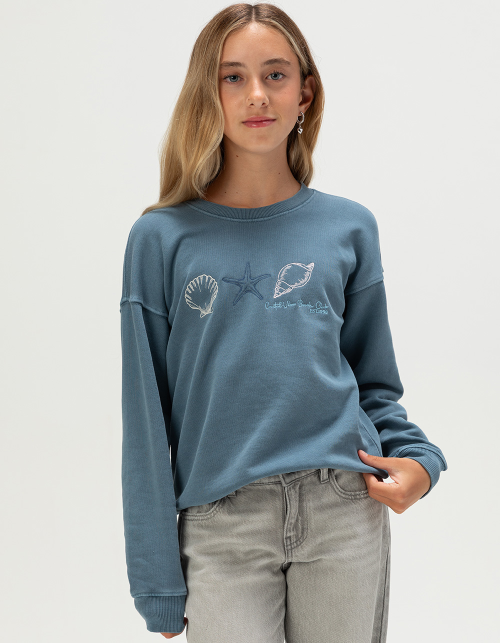 FULL TILT Embroidered Shell Girls Crewneck Boyfriend Sweatshirt - BLUE