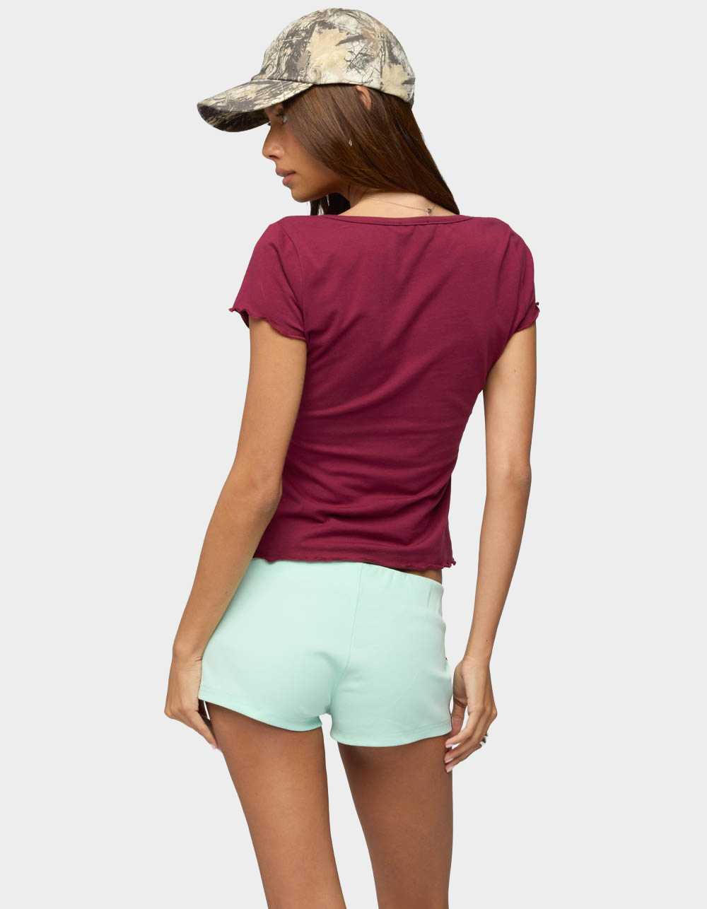 EDIKTED Lilibeth Henley Tee - DK RED