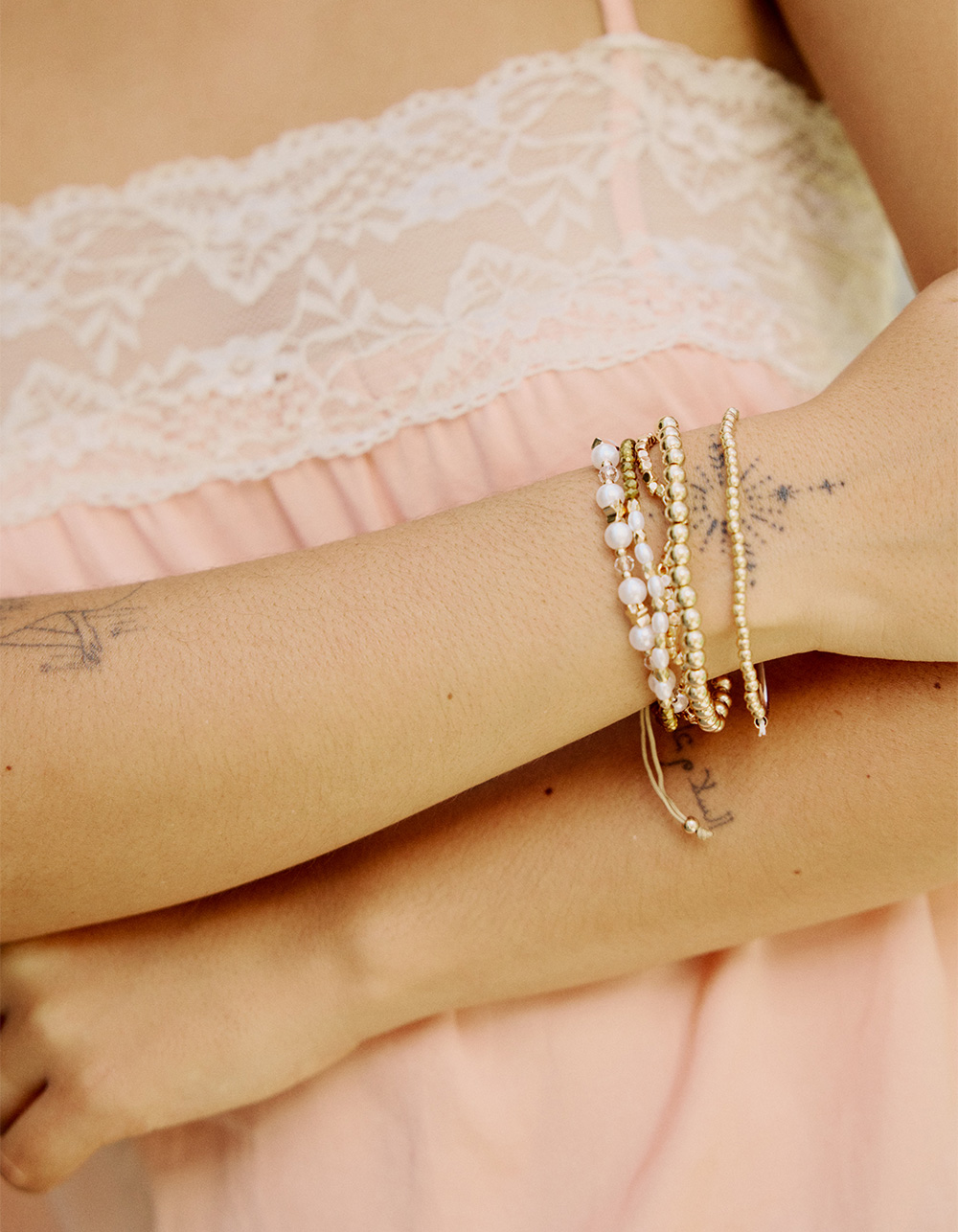 FULL TILT 5 Pack Beaded Pearl Stretch Band Bracelets - GOLD