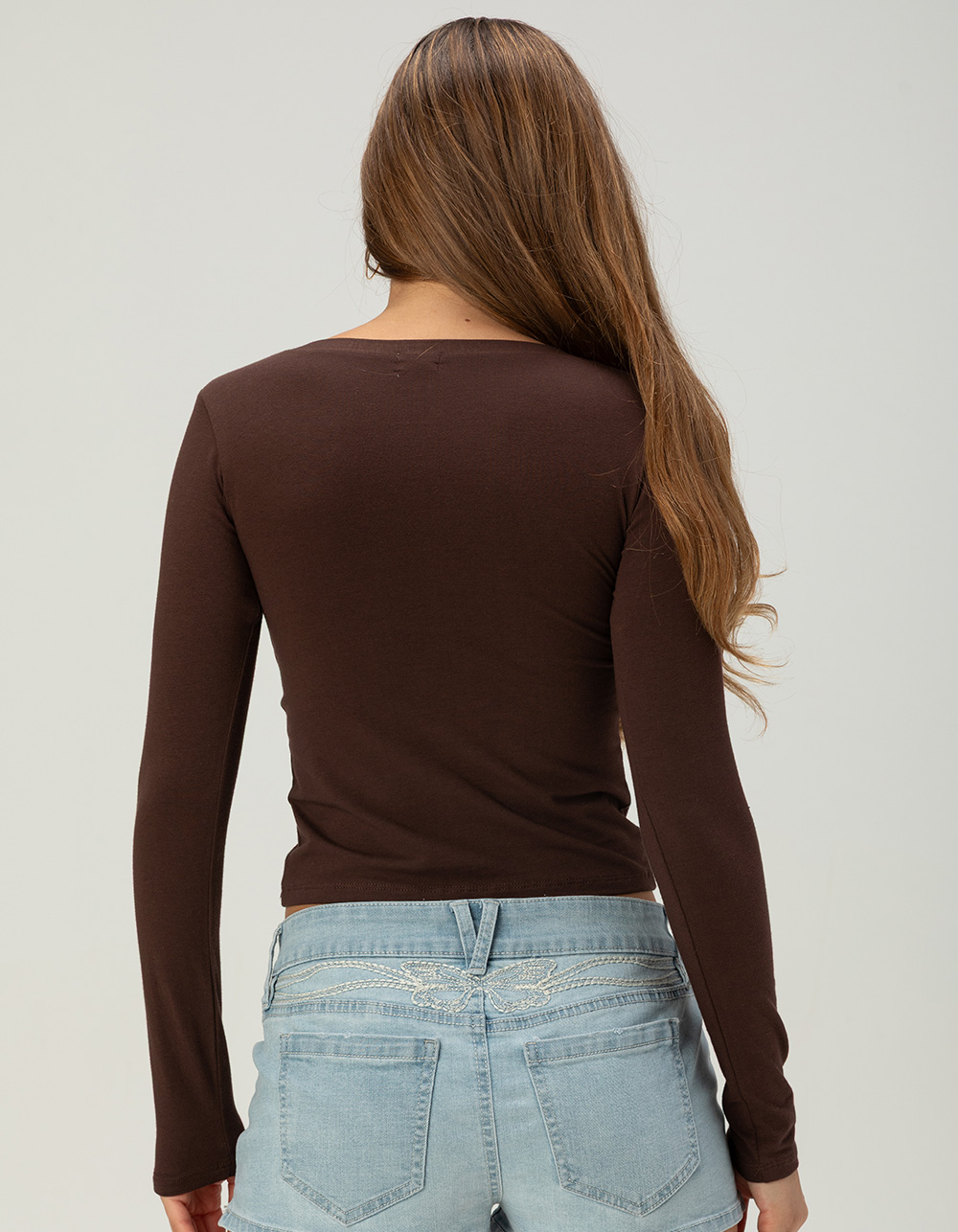 TILLYS Womens Long Sleeve Surplice Tee - BROWN