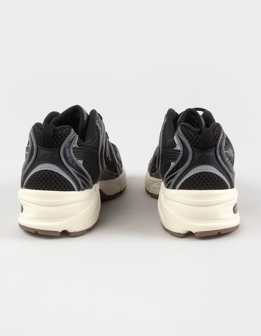 NEW BALANCE 530 Womens Shoes - BLK/DK GRY