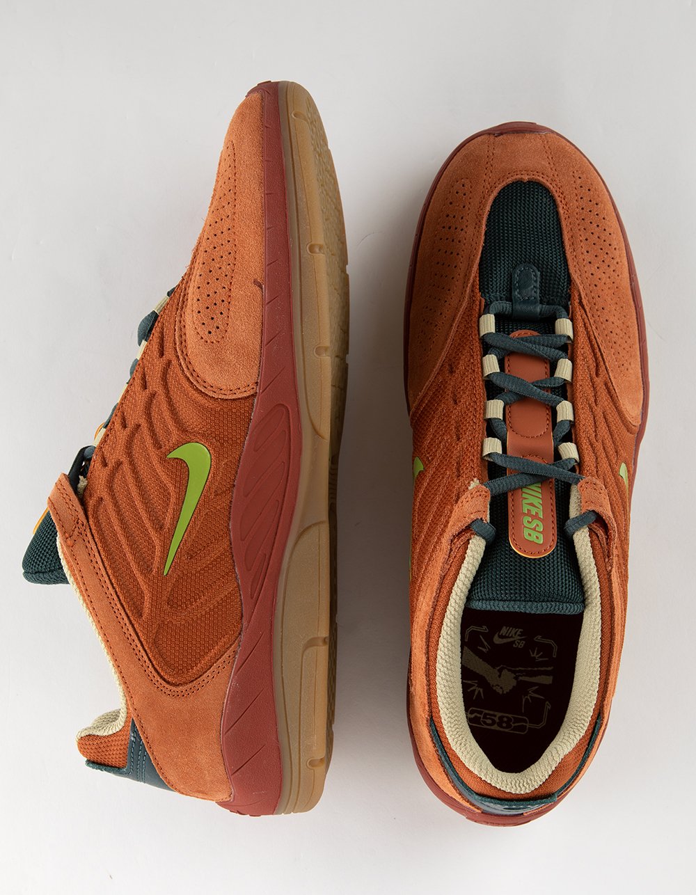 NIKE SB Vertebrae Skate Shoes - CAMEL