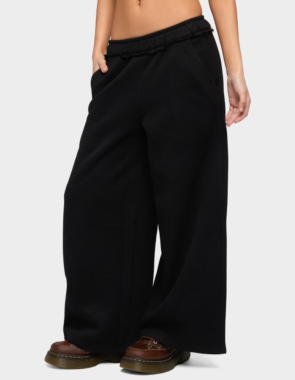 EDIKTED Petite Kori Oversized Sweatpants - BLACK