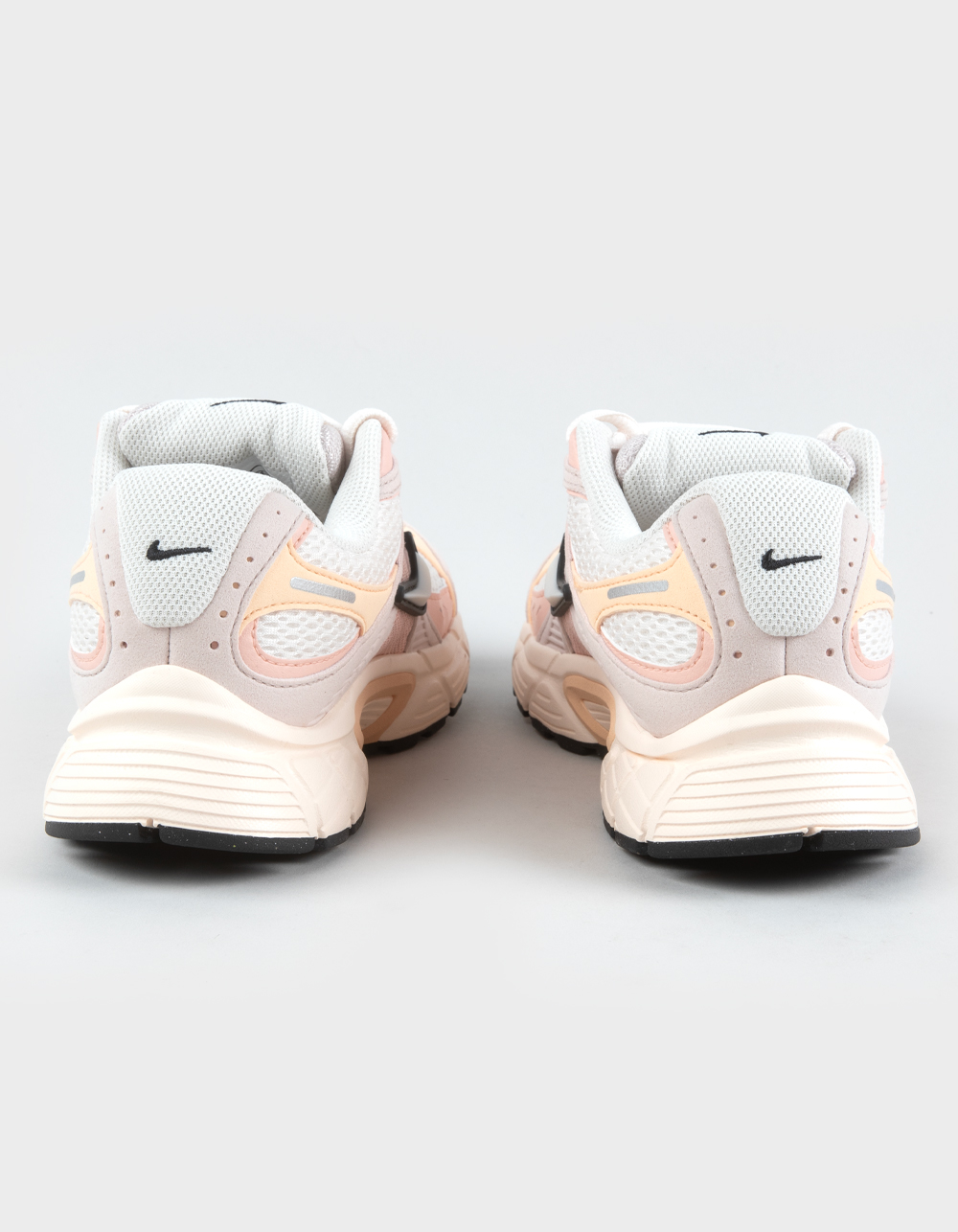 NIKE V5 RNR Womens Shoes - Cream Combo