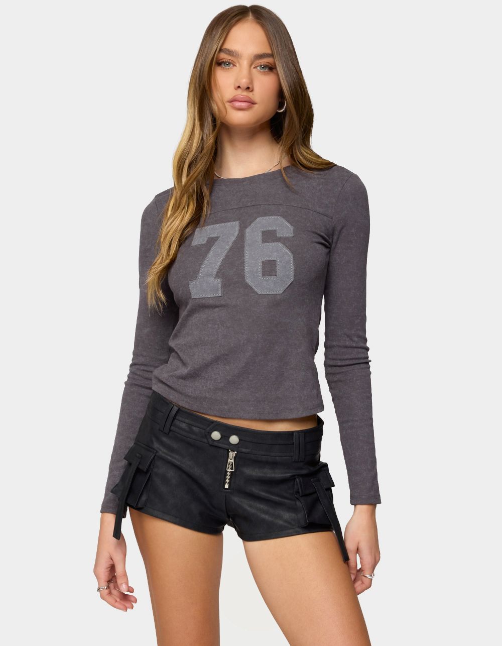 EDIKTED Kaisley 76 Long Sleeve Tee - GRAY