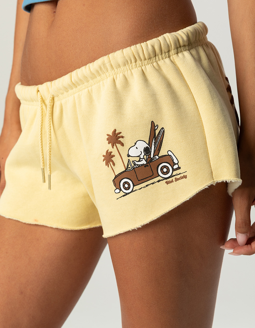RIOT SOCIETY x Peanuts Womens Micro Sweat Shorts - YELLOW