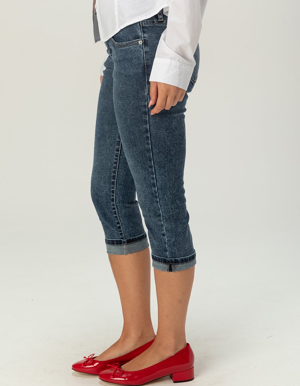 RSQ Womens Low Rise Roll Cuff Capri Jeans - Dark Wash