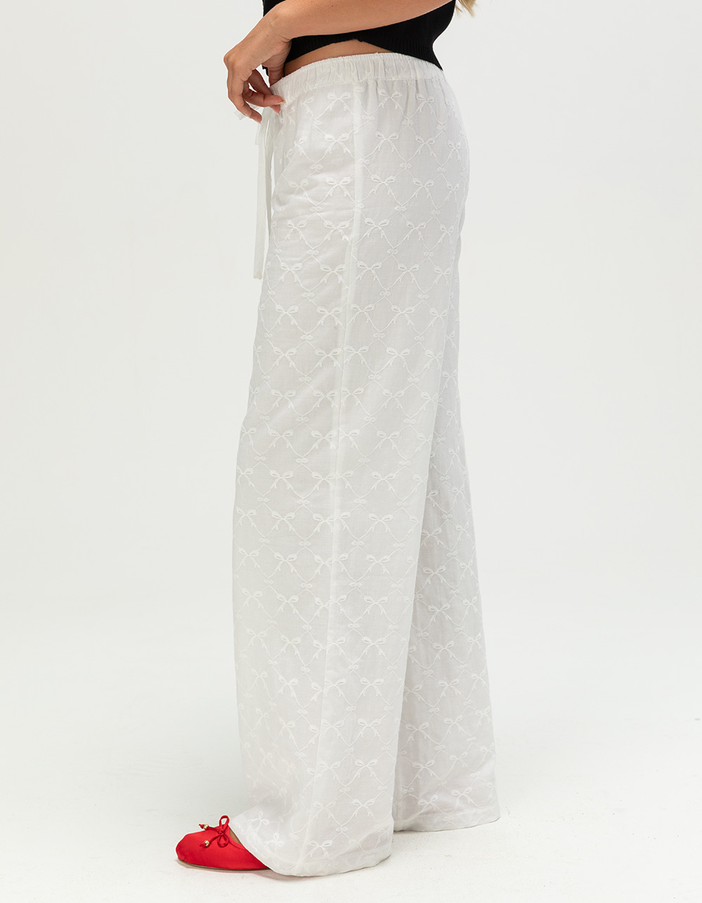 FULL TILT Embroidered Bow Womens Pull On Pants - WHITE
