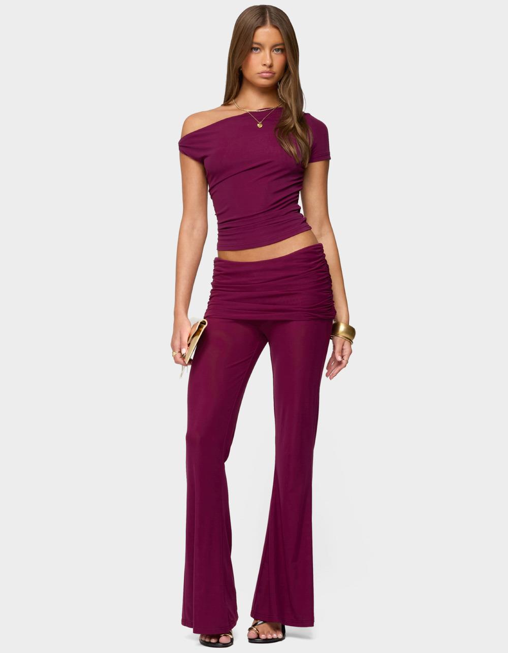 EDIKTED Halli Twisted Off Shoulder Top - DK RED