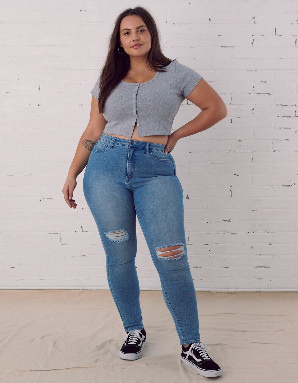 Denim Loves Curves – Jeans For Curvy Women - THE JEANS BLOG