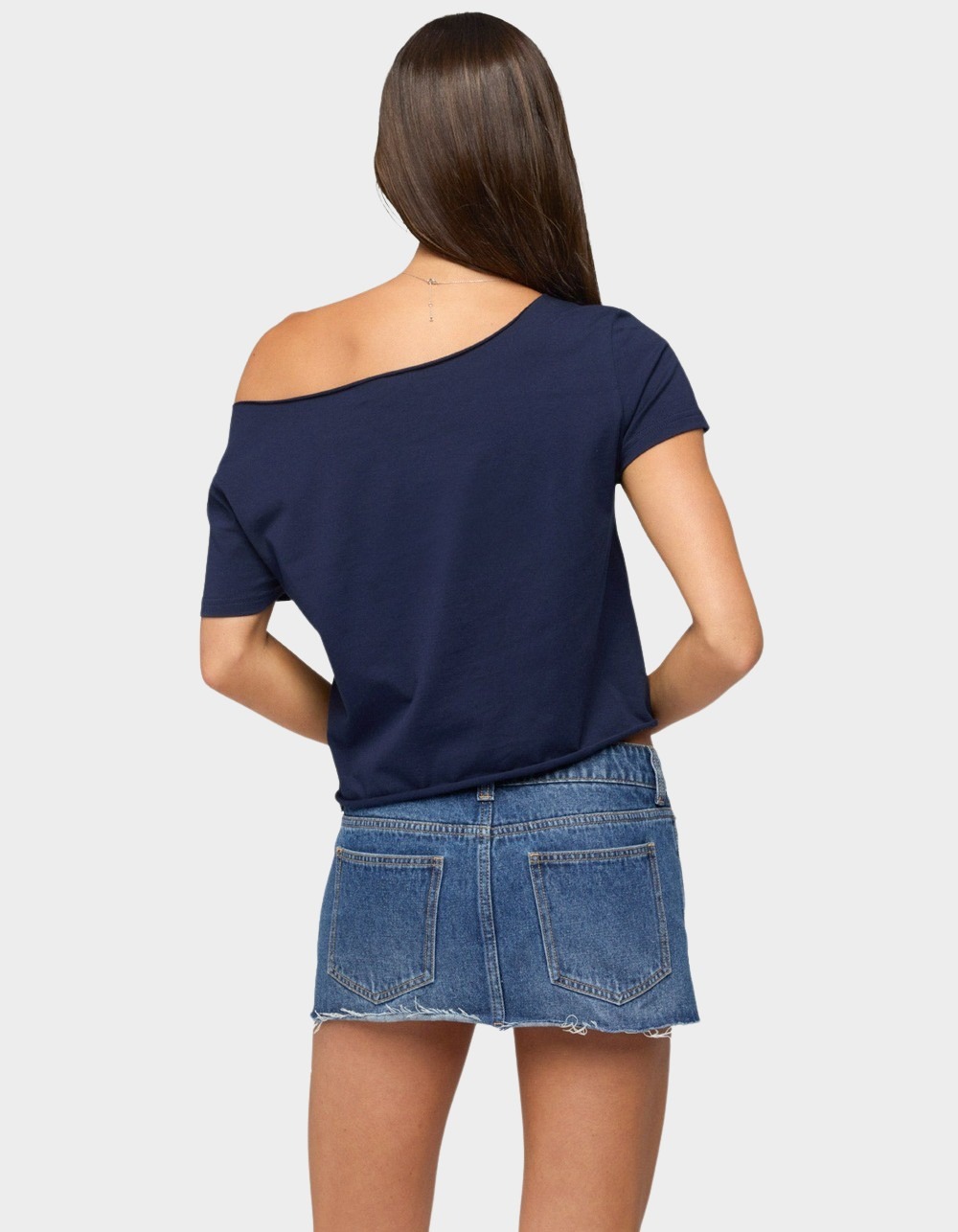 EDIKTED USA Babe Off Shoulder Tee