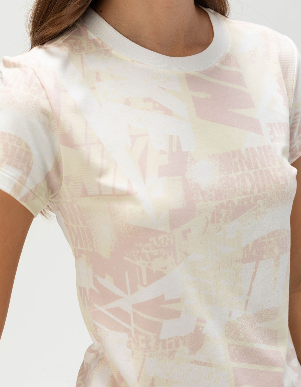 NIKE Sportswear Street Womens Tee - OFF WHITE