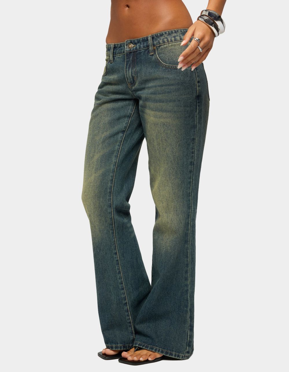 EDIKTED Shirili Low Rise Flared Jeans - BLUE
