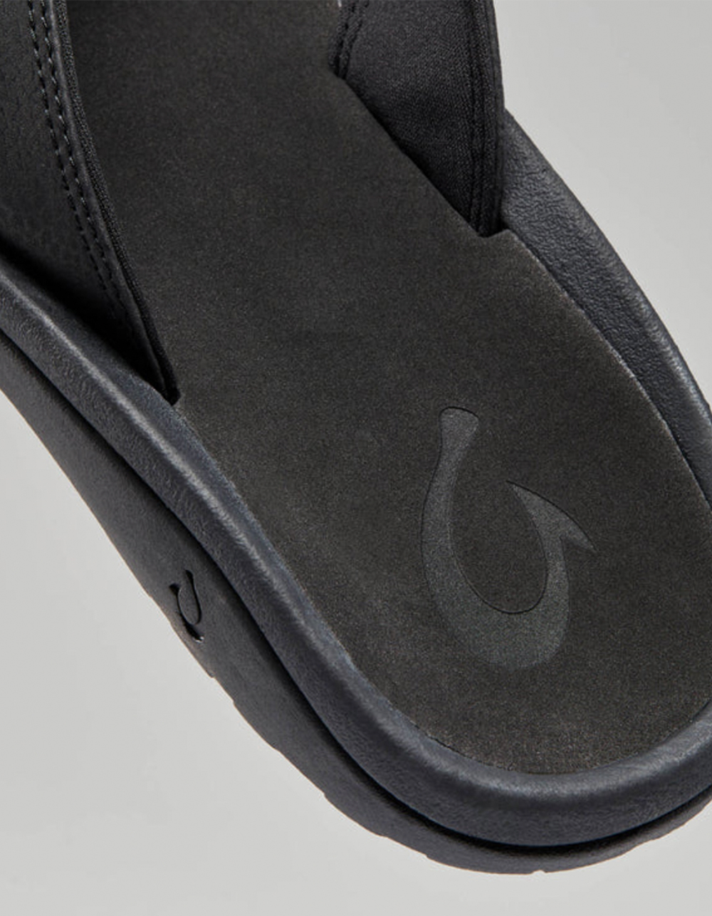 OLUKAI 'Ohana Mens Flip Flops - BLK/BLK