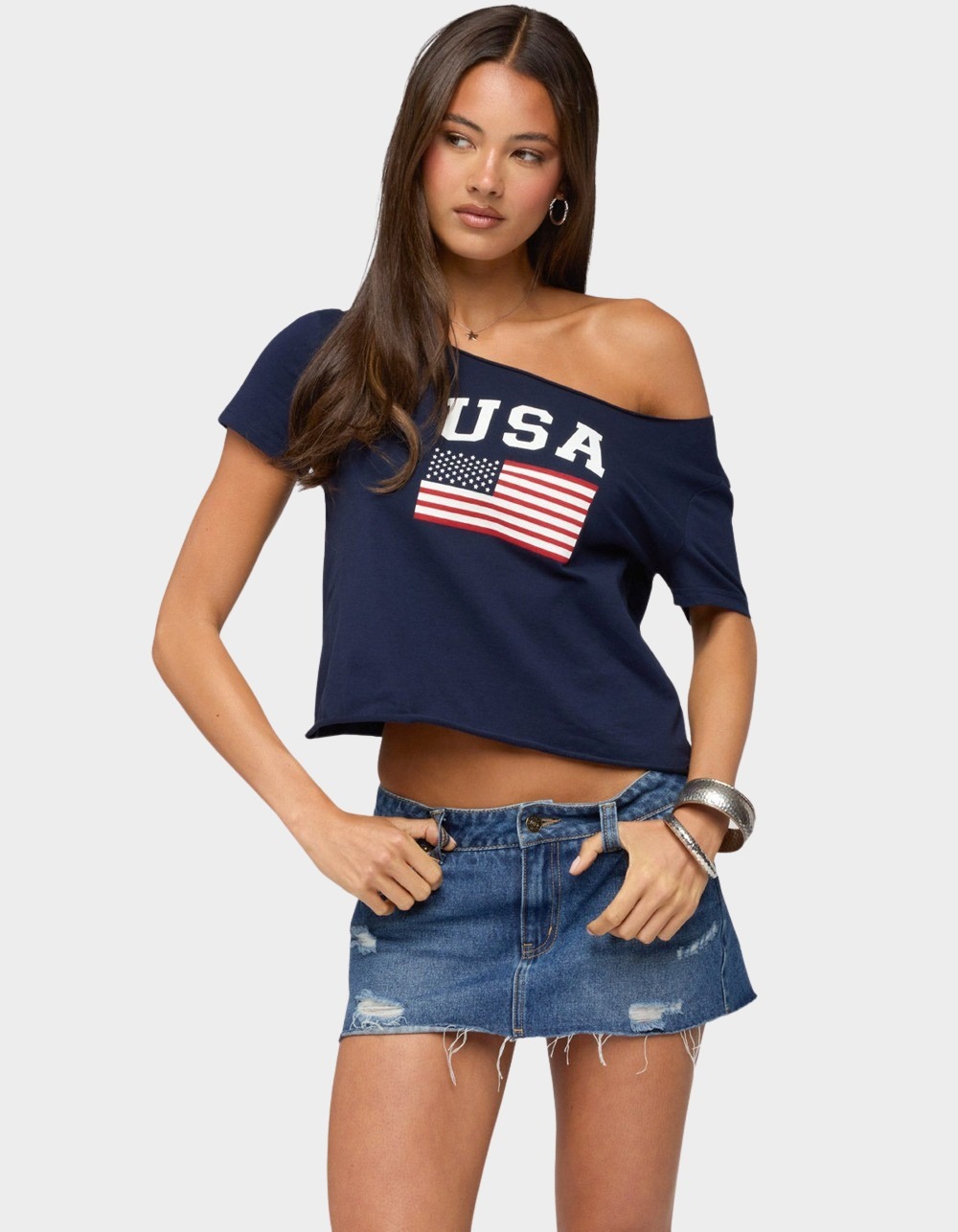 EDIKTED USA Babe Off Shoulder Tee