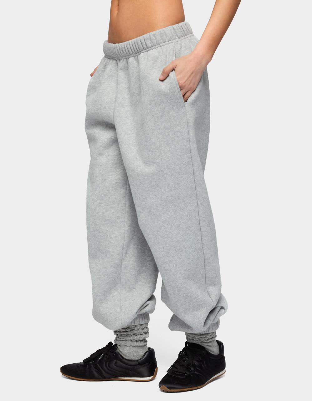 EDIKTED Petite Clark Oversized Sweatpants