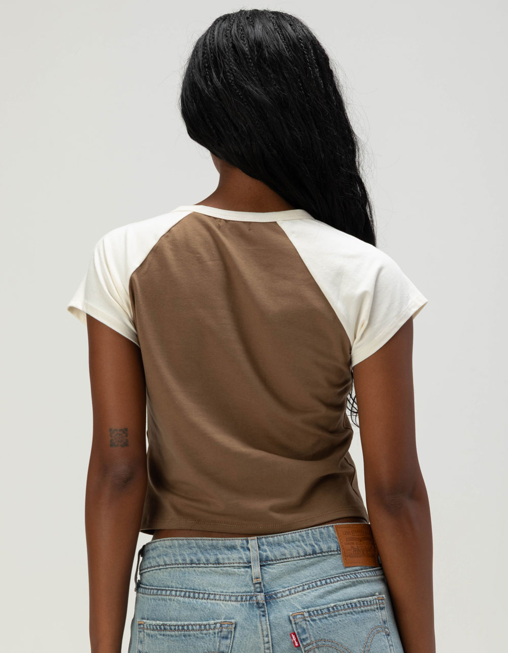TRUE RELIGION Contrast Raglan Womens Notch Baby Tee - WHITE COMBO