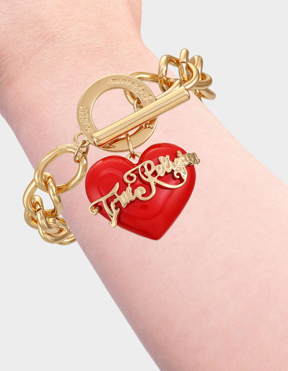 TRUE RELIGION Chunky Red Heart Charm Bracelet - RED